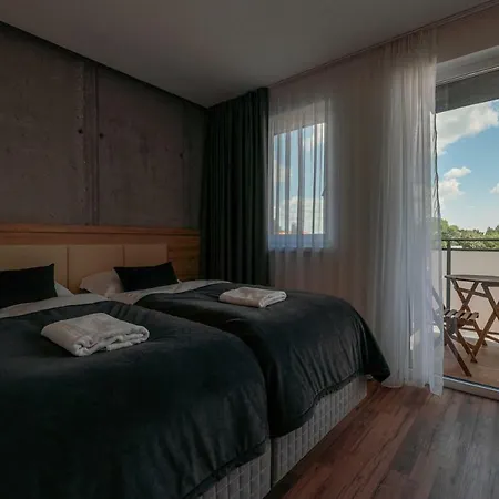 Pri Vstupe Do Aquaparku Lägenhet Senec