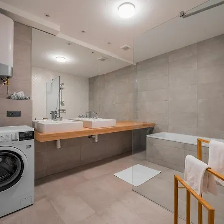 Pri Vstupe Do Aquaparku *