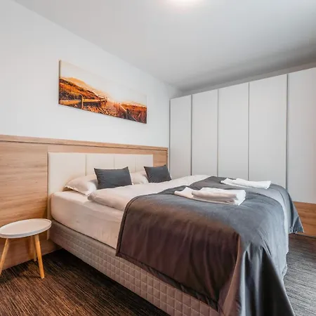 Pri Vstupe Do Aquaparku Senec