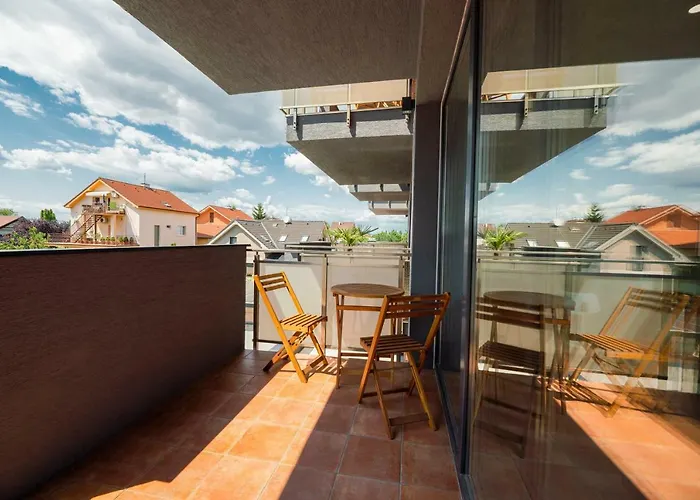 Pri Vstupe Do Aquaparku Appartamento Senec